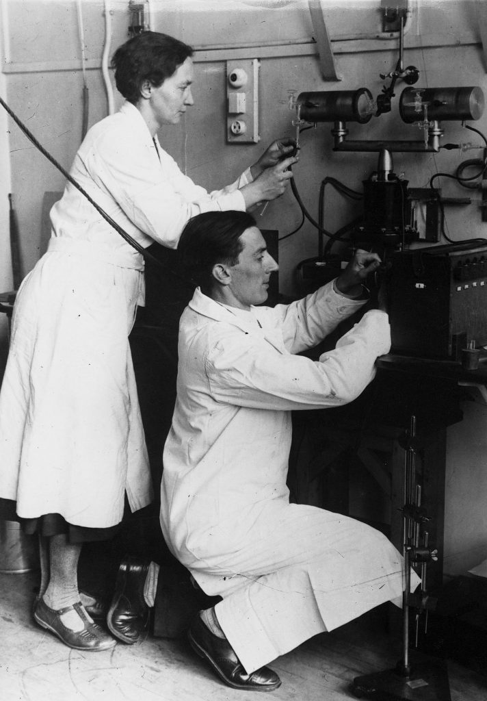 Il y a 80 ans, on découvrait la radioactivité artificielle. - LAUMA